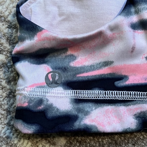 Lululemon sports bra - Picture 4 of 6
